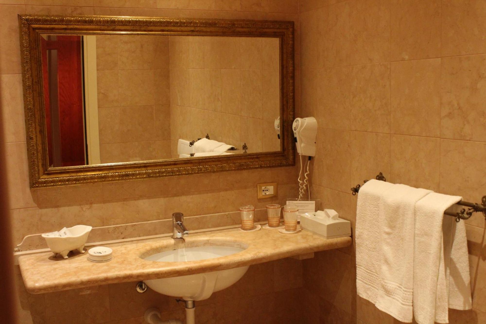 Hotel La Dolce Vita คาวาญอง เวโรเนเซ ภายนอก รูปภาพ
