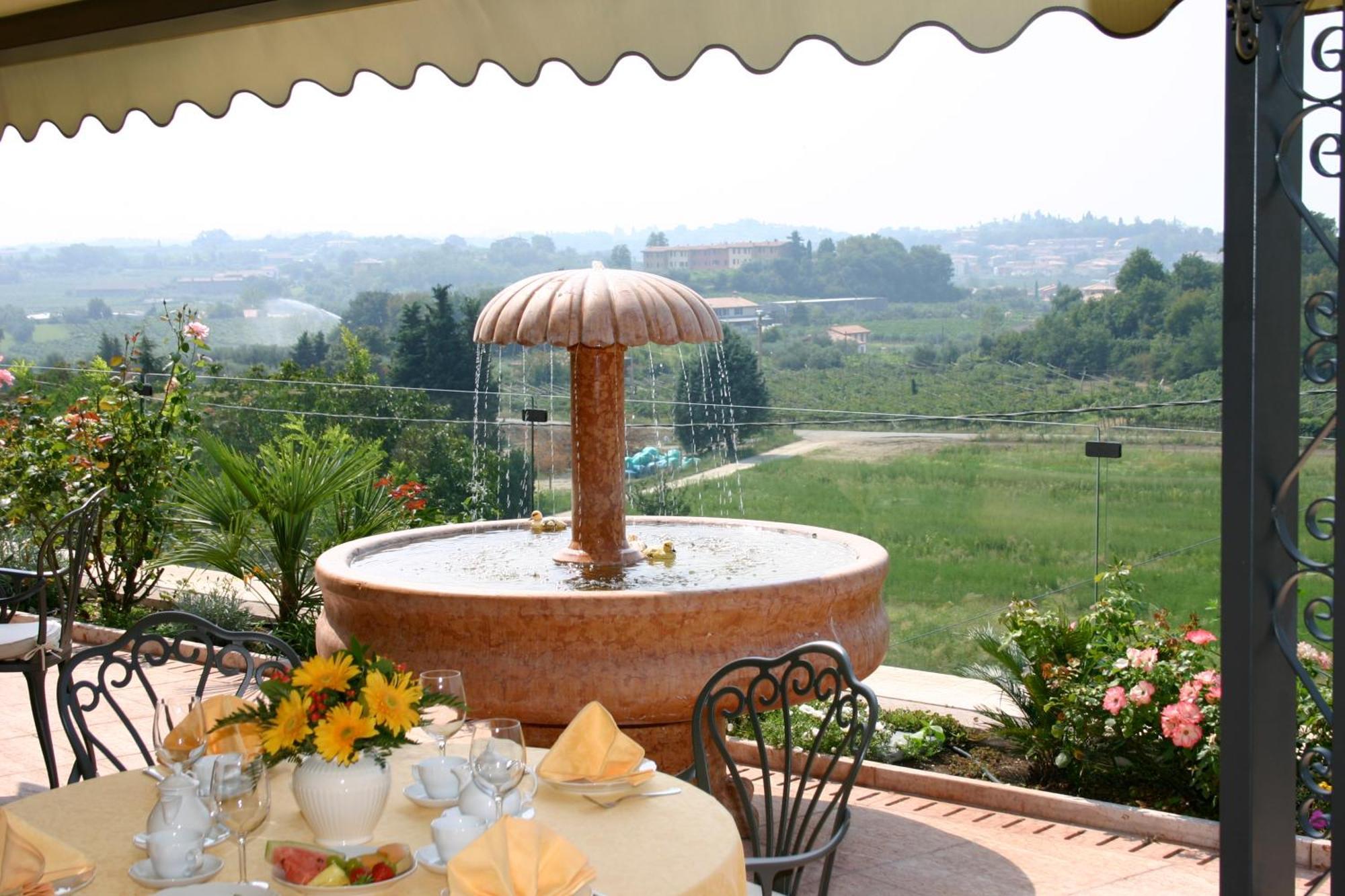 Hotel La Dolce Vita คาวาญอง เวโรเนเซ ภายนอก รูปภาพ