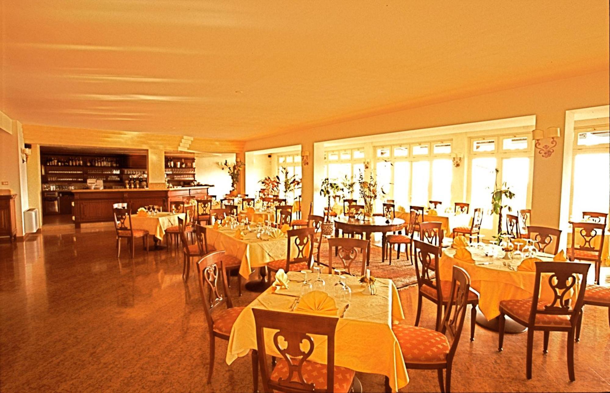 Hotel La Dolce Vita คาวาญอง เวโรเนเซ ภายนอก รูปภาพ