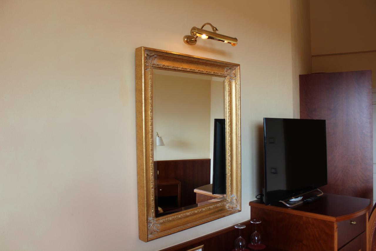 Hotel La Dolce Vita คาวาญอง เวโรเนเซ ภายนอก รูปภาพ