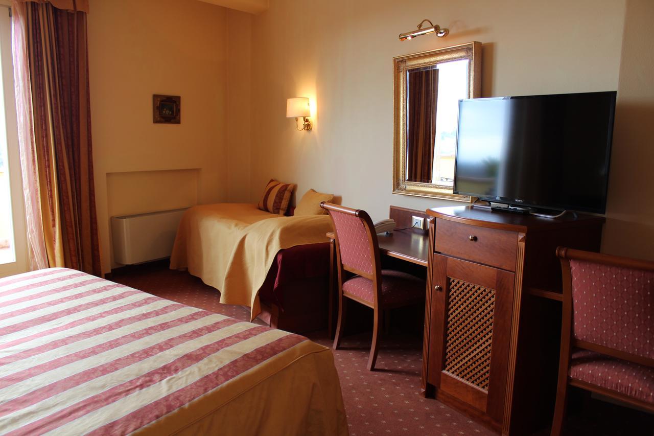 Hotel La Dolce Vita คาวาญอง เวโรเนเซ ภายนอก รูปภาพ