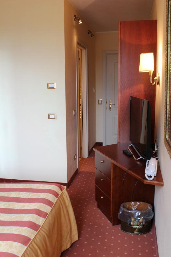 Hotel La Dolce Vita คาวาญอง เวโรเนเซ ภายนอก รูปภาพ