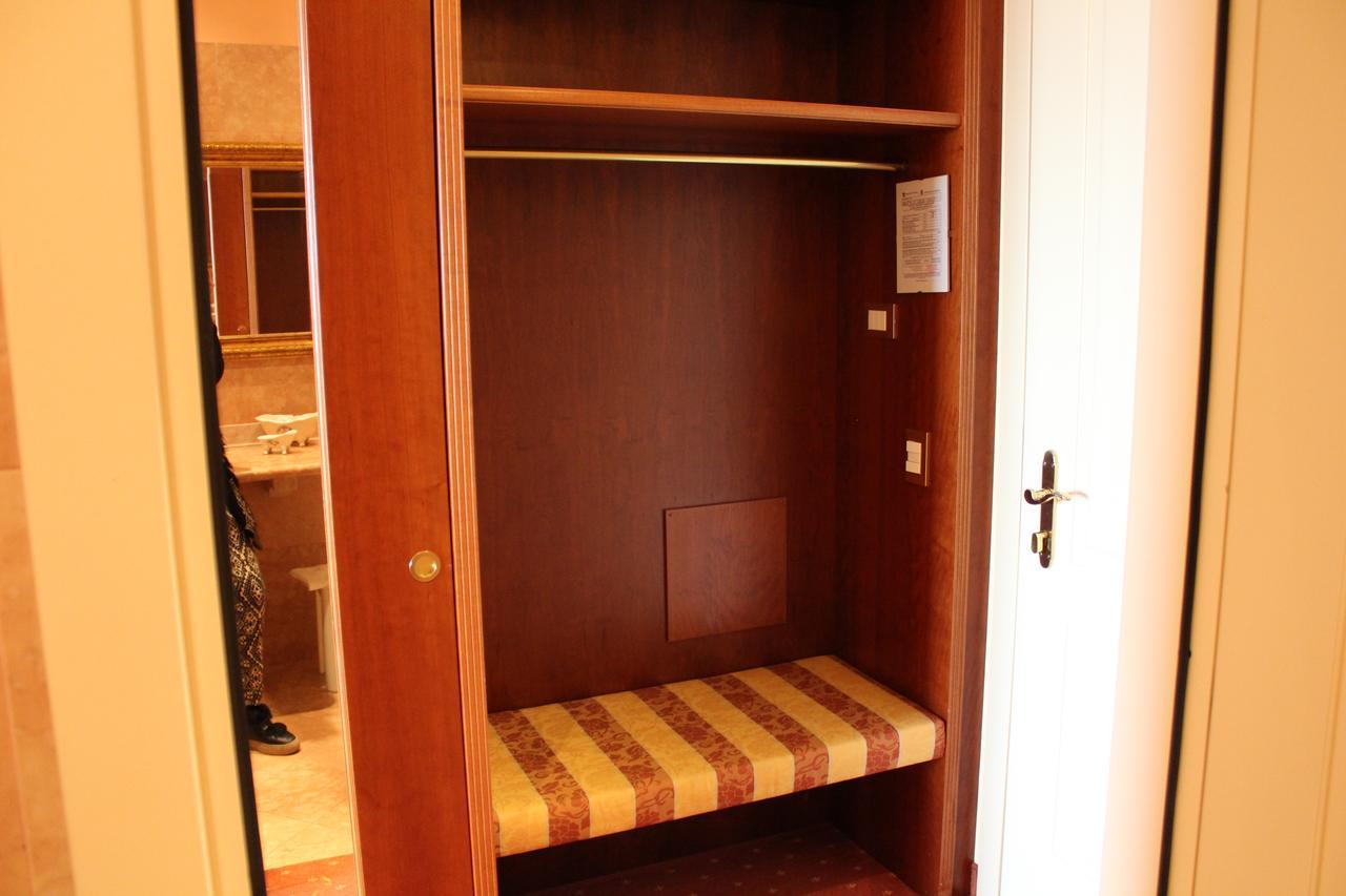 Hotel La Dolce Vita คาวาญอง เวโรเนเซ ภายนอก รูปภาพ