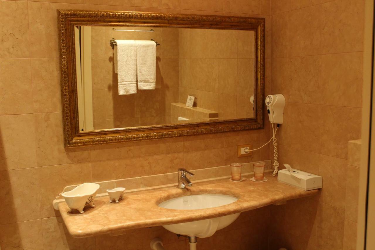 Hotel La Dolce Vita คาวาญอง เวโรเนเซ ภายนอก รูปภาพ